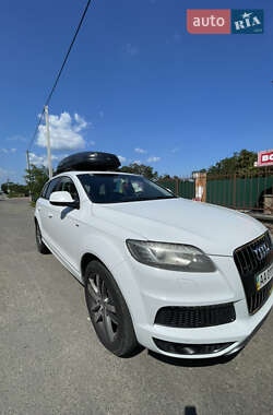 Внедорожник / Кроссовер Audi Q7 2011 в 