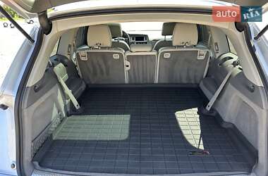 Внедорожник / Кроссовер Audi Q7 2011 в 