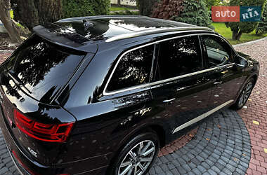Внедорожник / Кроссовер Audi Q7 2018 в 