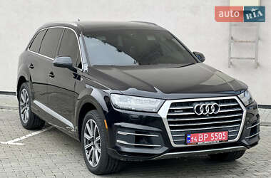 Внедорожник / Кроссовер Audi Q7 2016 в 