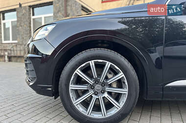 Позашляховик / Кросовер Audi Q7 2017 в 