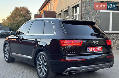 Позашляховик / Кросовер Audi Q7 2017 в 