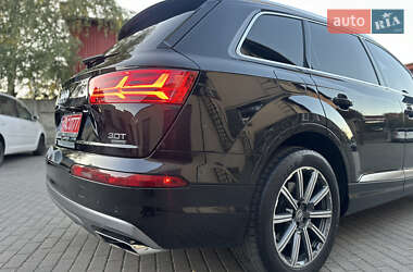 Позашляховик / Кросовер Audi Q7 2017 в 