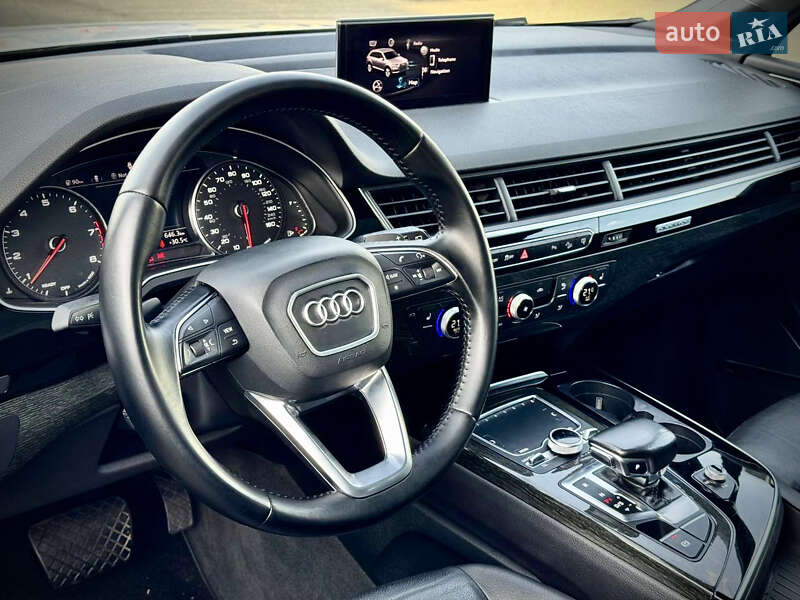 Позашляховик / Кросовер Audi Q7 2017 в Києві