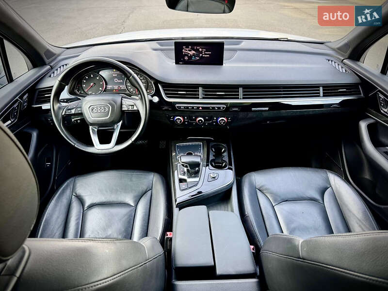 Позашляховик / Кросовер Audi Q7 2017 в Києві