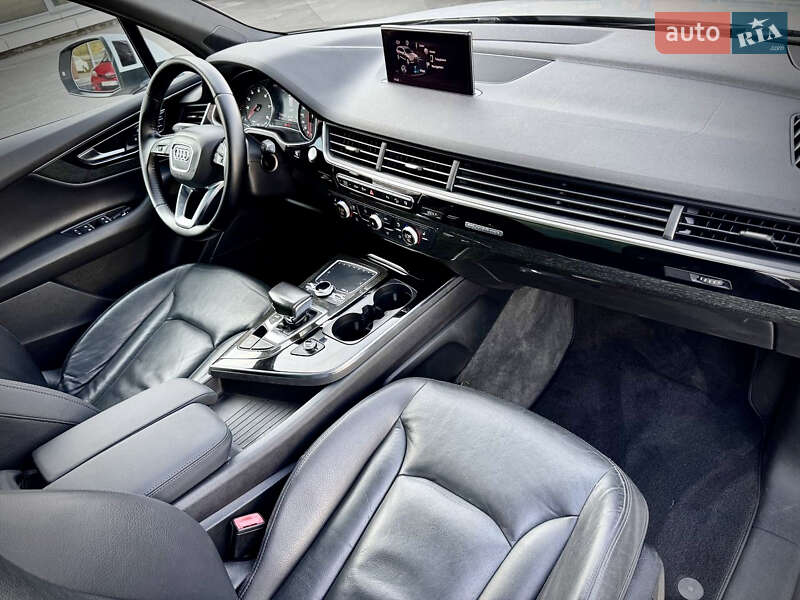 Позашляховик / Кросовер Audi Q7 2017 в Києві