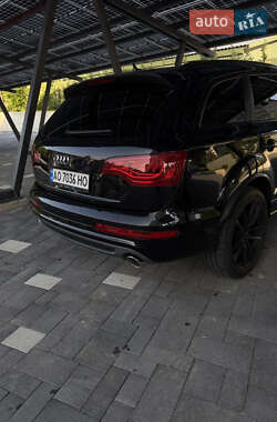 Внедорожник / Кроссовер Audi Q7 2012 в 