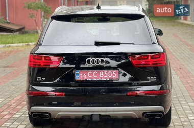 Внедорожник / Кроссовер Audi Q7 2016 в 