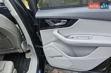 Позашляховик / Кросовер Audi Q7 2017 в 
