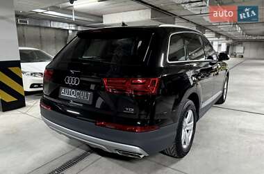 Внедорожник / Кроссовер Audi Q7 2016 в 