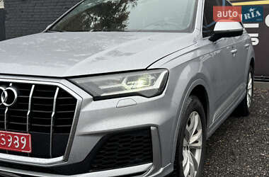 Позашляховик / Кросовер Audi Q7 2017 в 