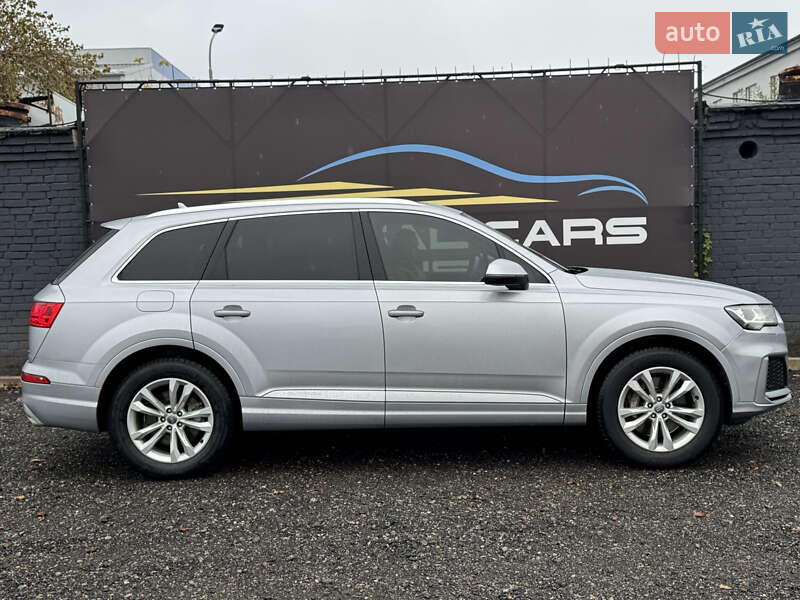 Позашляховик / Кросовер Audi Q7 2017 в Києві