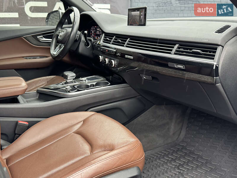Позашляховик / Кросовер Audi Q7 2017 в Києві