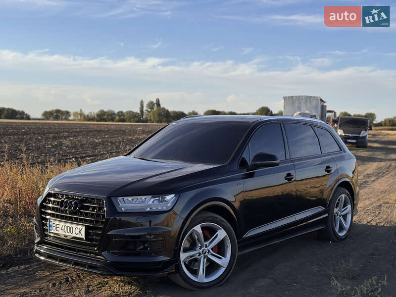 Позашляховик / Кросовер Audi Q7 2018 в Києві