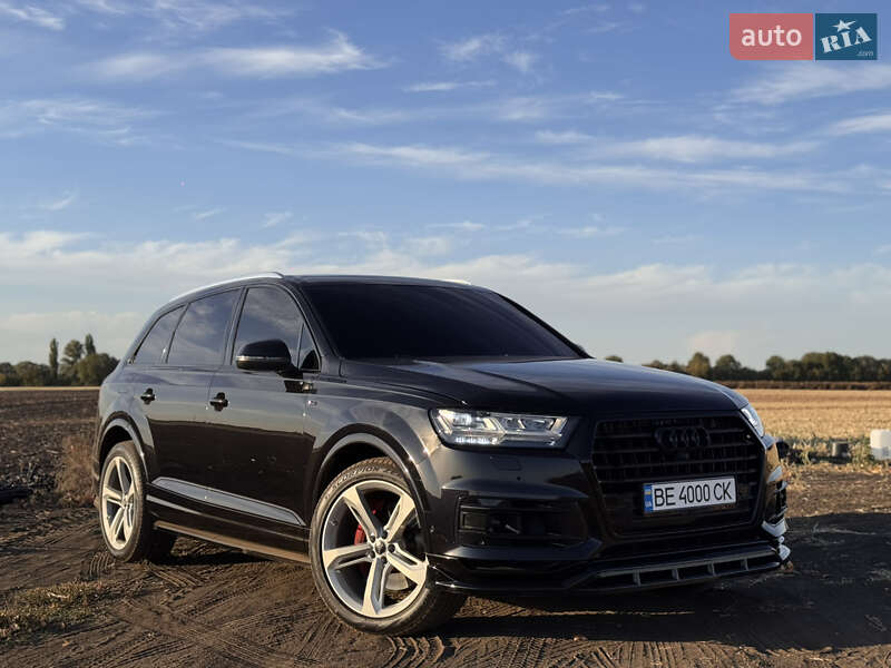 Позашляховик / Кросовер Audi Q7 2018 в Києві