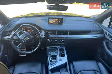 Позашляховик / Кросовер Audi Q7 2017 в 