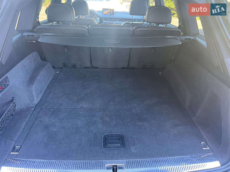 Внедорожник / Кроссовер Audi Q7 2017 в Тернополе