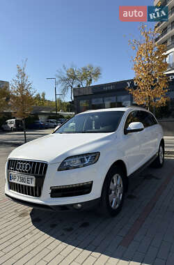 Позашляховик / Кросовер Audi Q7 2011 в 