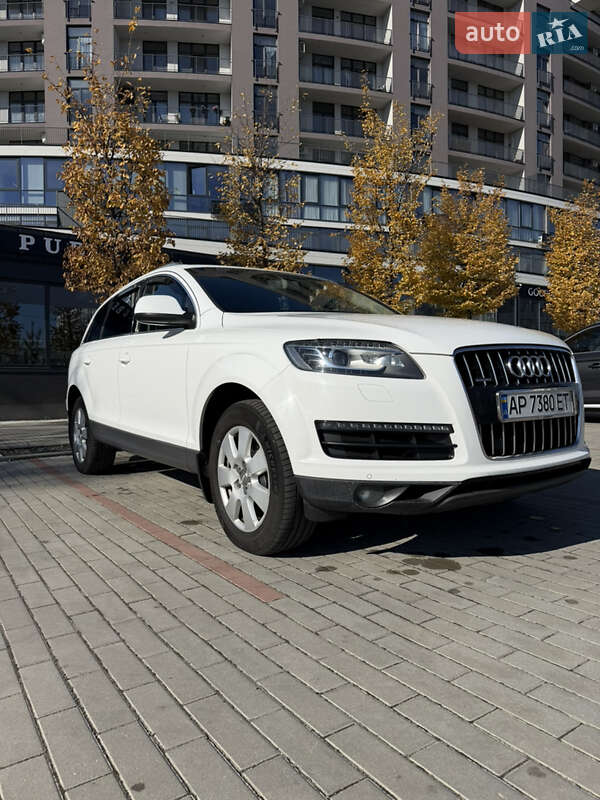 Позашляховик / Кросовер Audi Q7 2011 в Ужгороді