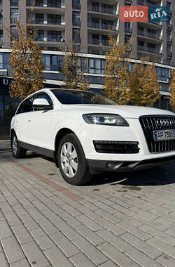 Позашляховик / Кросовер Audi Q7 2011 в 