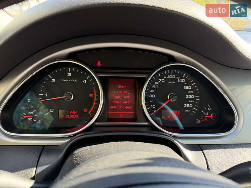 Позашляховик / Кросовер Audi Q7 2011 в Ужгороді