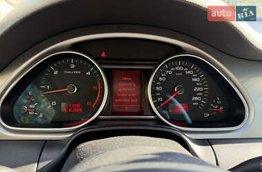 Позашляховик / Кросовер Audi Q7 2011 в 