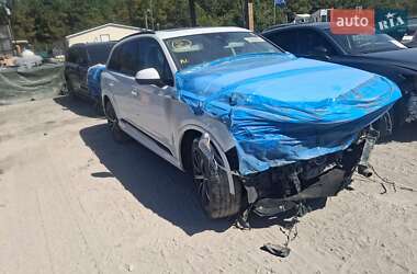 Позашляховик / Кросовер Audi Q7 2021 в 