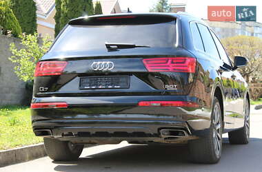 Внедорожник / Кроссовер Audi Q7 2018 в 