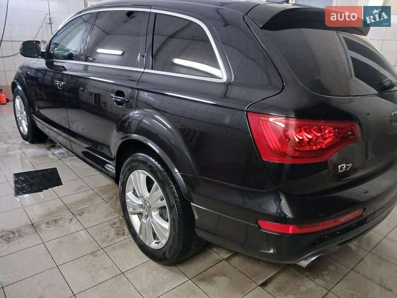 Позашляховик / Кросовер Audi Q7 2011 в Житомирі