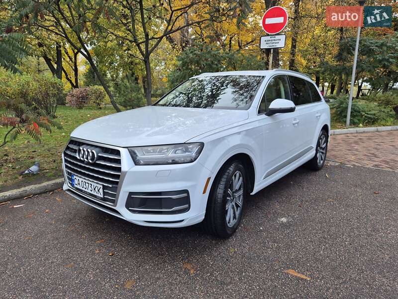 Внедорожник / Кроссовер Audi Q7 2017 в Черкассах