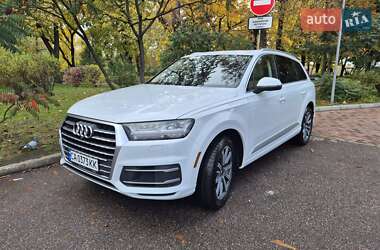 Внедорожник / Кроссовер Audi Q7 2017 в 