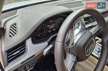 Внедорожник / Кроссовер Audi Q7 2017 в 