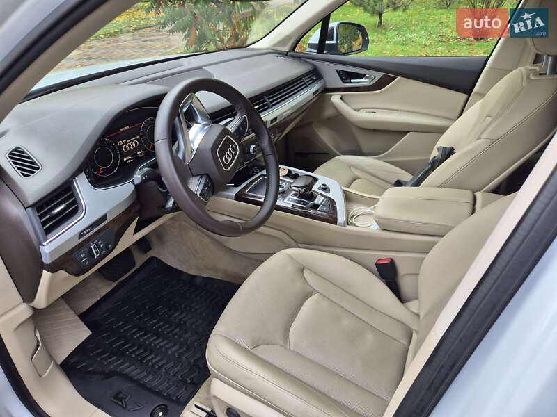 Внедорожник / Кроссовер Audi Q7 2017 в Черкассах