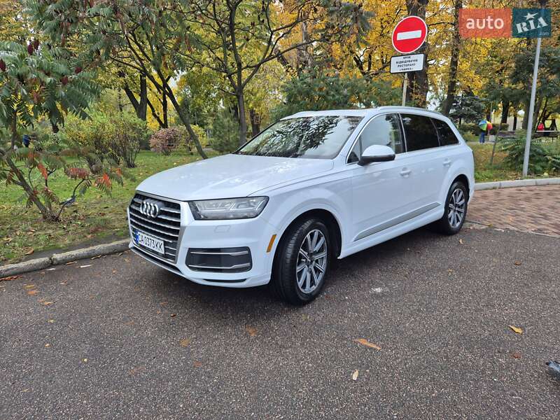 Внедорожник / Кроссовер Audi Q7 2017 в Черкассах