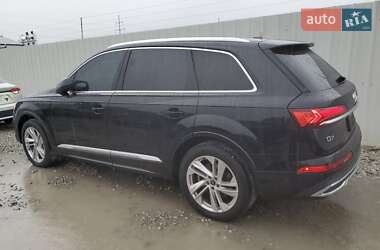 Позашляховик / Кросовер Audi Q7 2020 в 