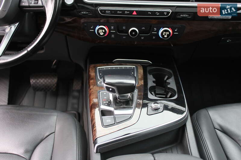 Внедорожник / Кроссовер Audi Q7 2018 в Ровно