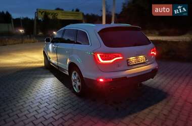Позашляховик / Кросовер Audi Q7 2012 в 