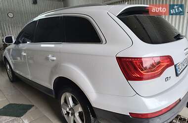 Позашляховик / Кросовер Audi Q7 2012 в 