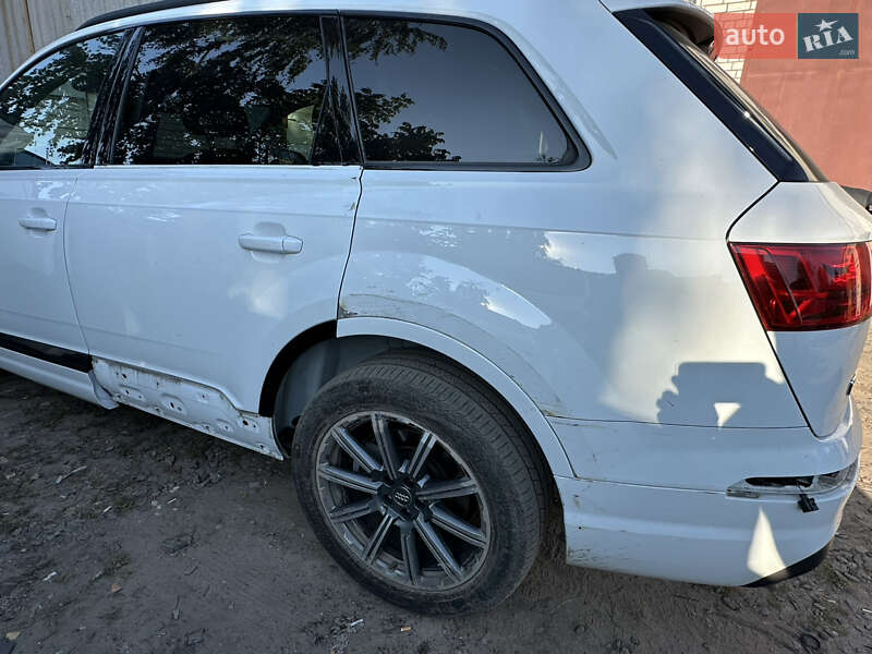 Позашляховик / Кросовер Audi Q7 2019 в Чернігові