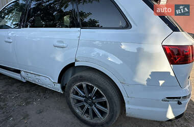 Позашляховик / Кросовер Audi Q7 2019 в 