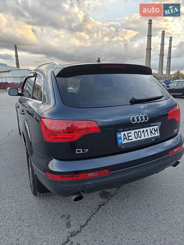 Позашляховик / Кросовер Audi Q7 2007 в Дніпрі