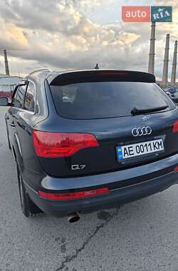 Позашляховик / Кросовер Audi Q7 2007 в 