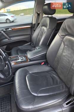 Позашляховик / Кросовер Audi Q7 2007 в 