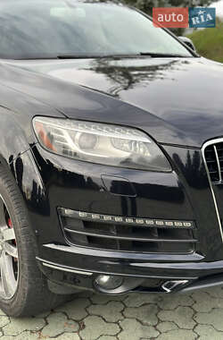 Позашляховик / Кросовер Audi Q7 2012 в 
