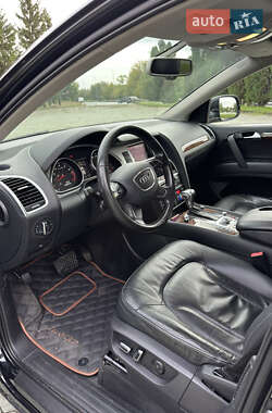 Позашляховик / Кросовер Audi Q7 2012 в 