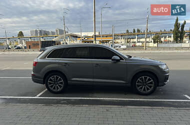 Внедорожник / Кроссовер Audi Q7 2016 в 