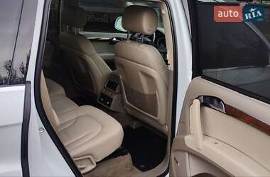 Позашляховик / Кросовер Audi Q7 2015 в 