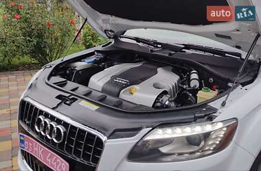 Позашляховик / Кросовер Audi Q7 2015 в 