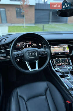 Внедорожник / Кроссовер Audi Q7 2022 в 