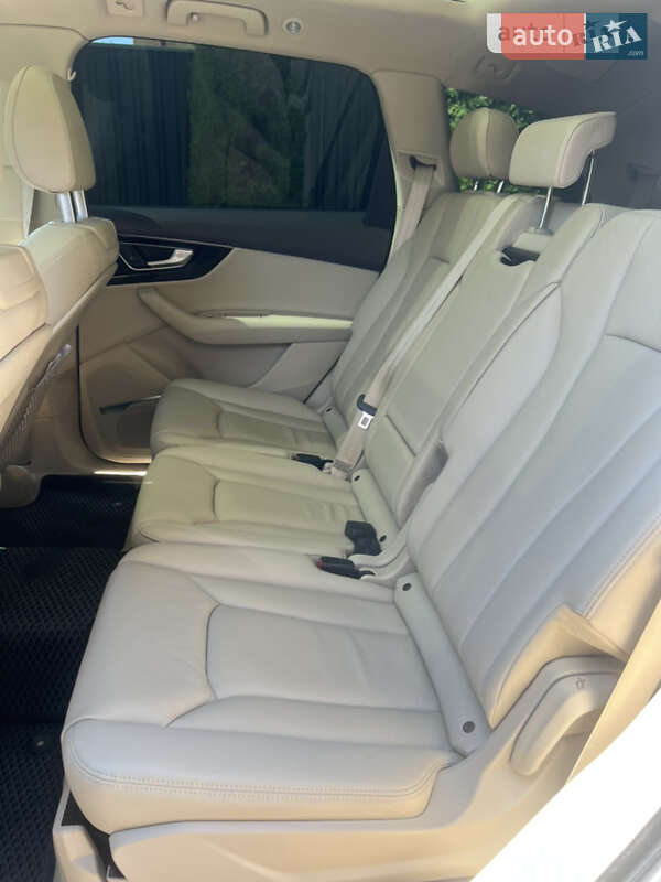 Внедорожник / Кроссовер Audi Q7 2019 в Мукачево